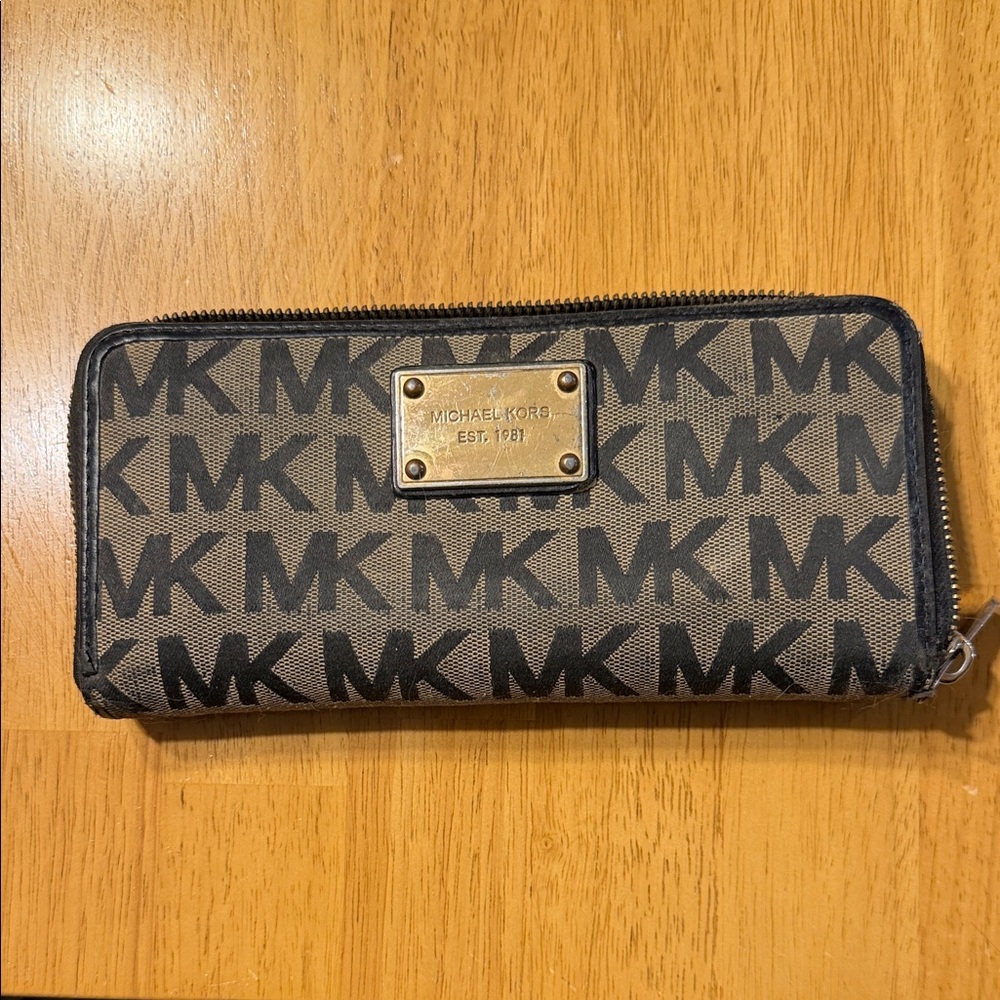 Michael Kors Tan and Black Zip Wallet